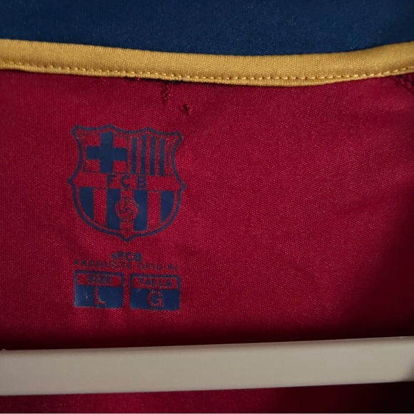 FCB Barcelona Burgundy Navy V NeckShirt - Picture 6 of 6